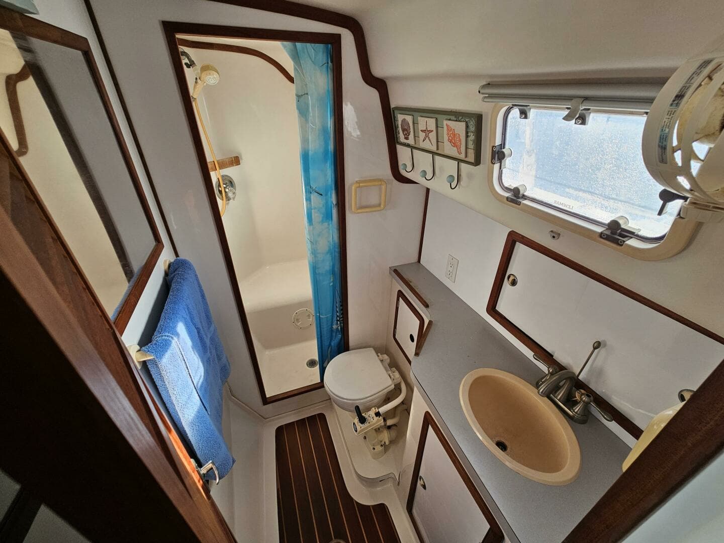 1992 Endeavour Catamaran 30 - Image 35