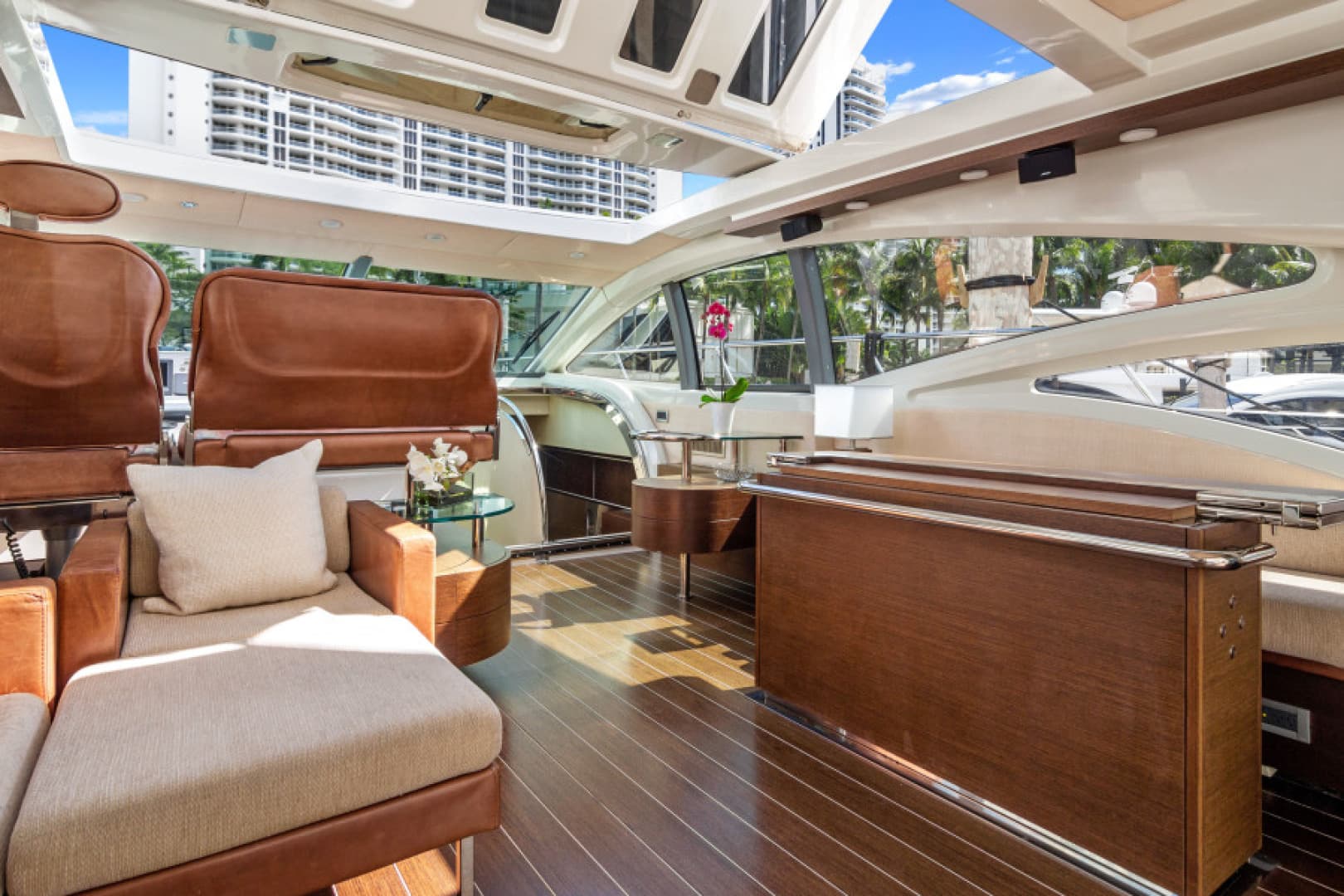 2009 Azimut 68S - Image 8