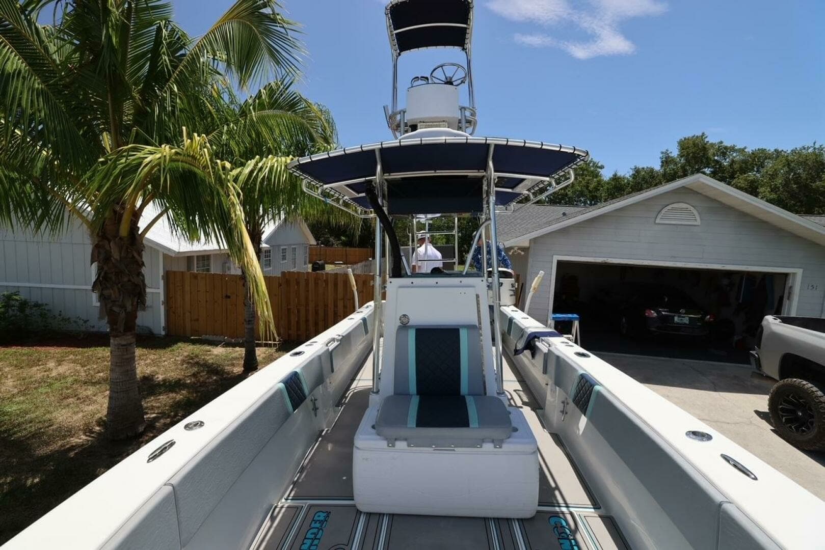 2001 Contender 27 Open - Image 18