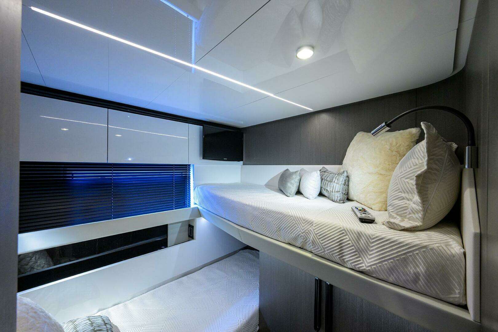 2019 Azimut S7 - Image 127