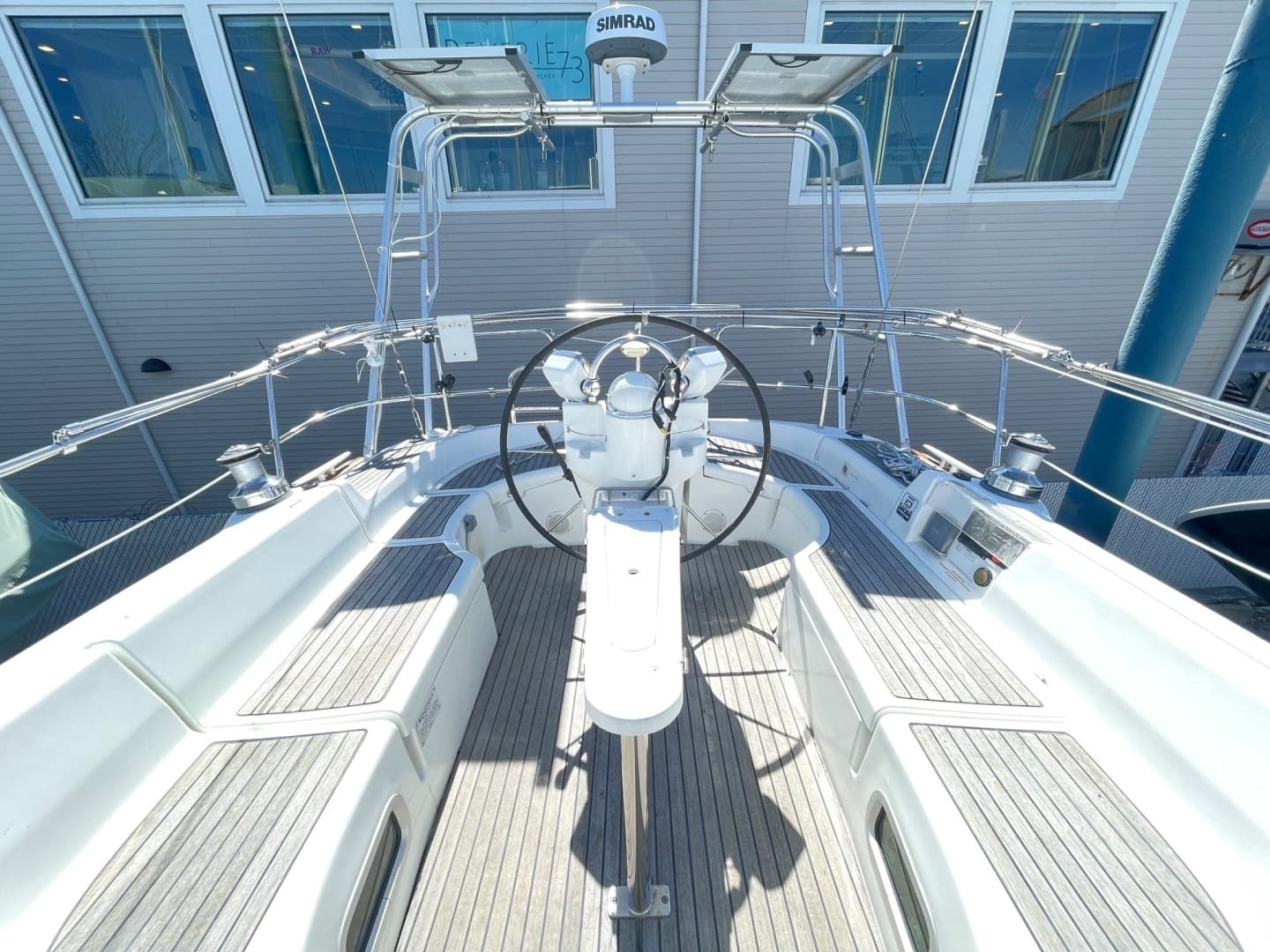 2004 Beneteau 423 - Image 9