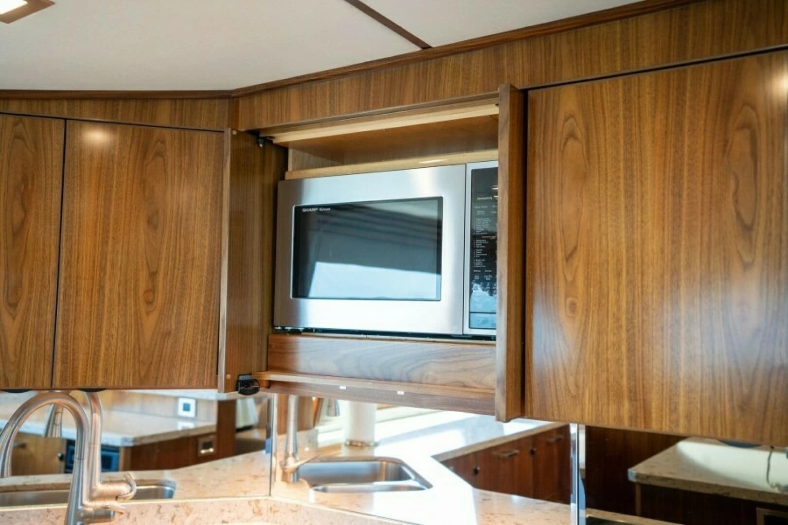 2018 Viking 72 Convertible - Image 32