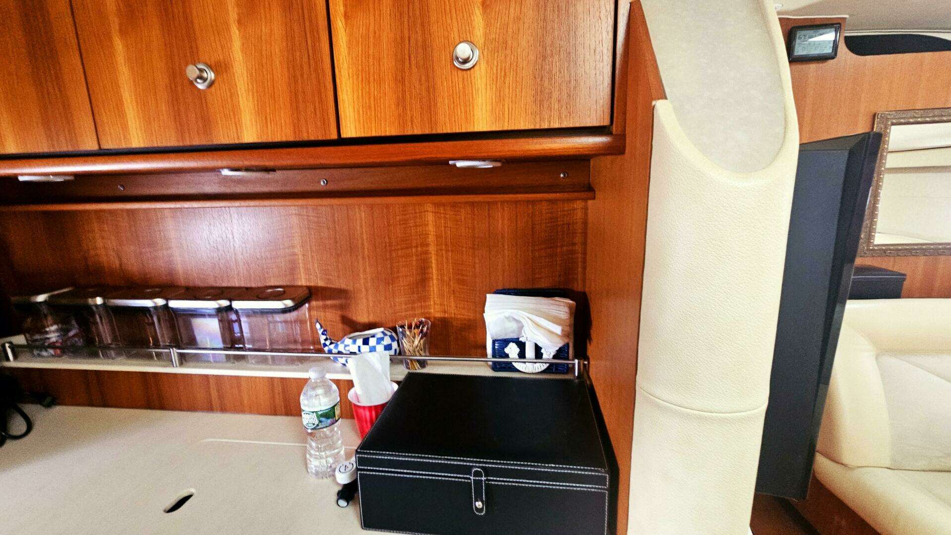 2006 Tiara Yachts 4300 Sovran - Image 30