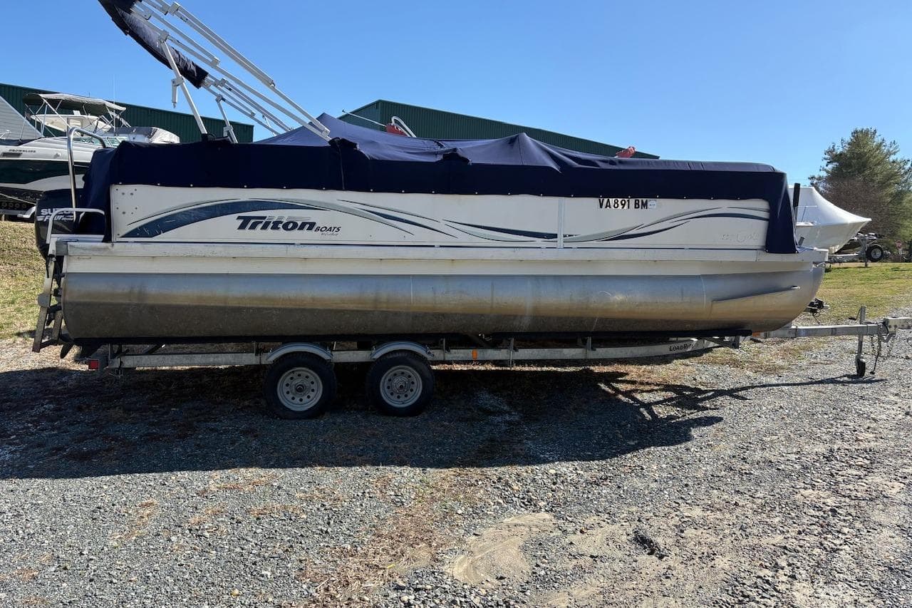 2006 Triton 220 F Gold