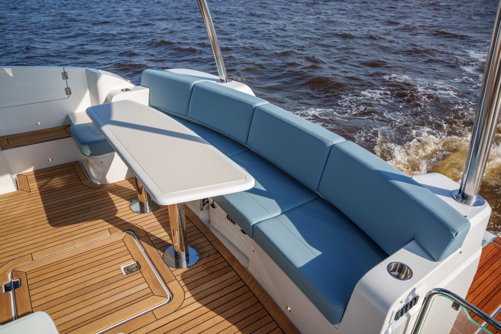 2026 Cruisers Yachts 50 FLY - Image 45