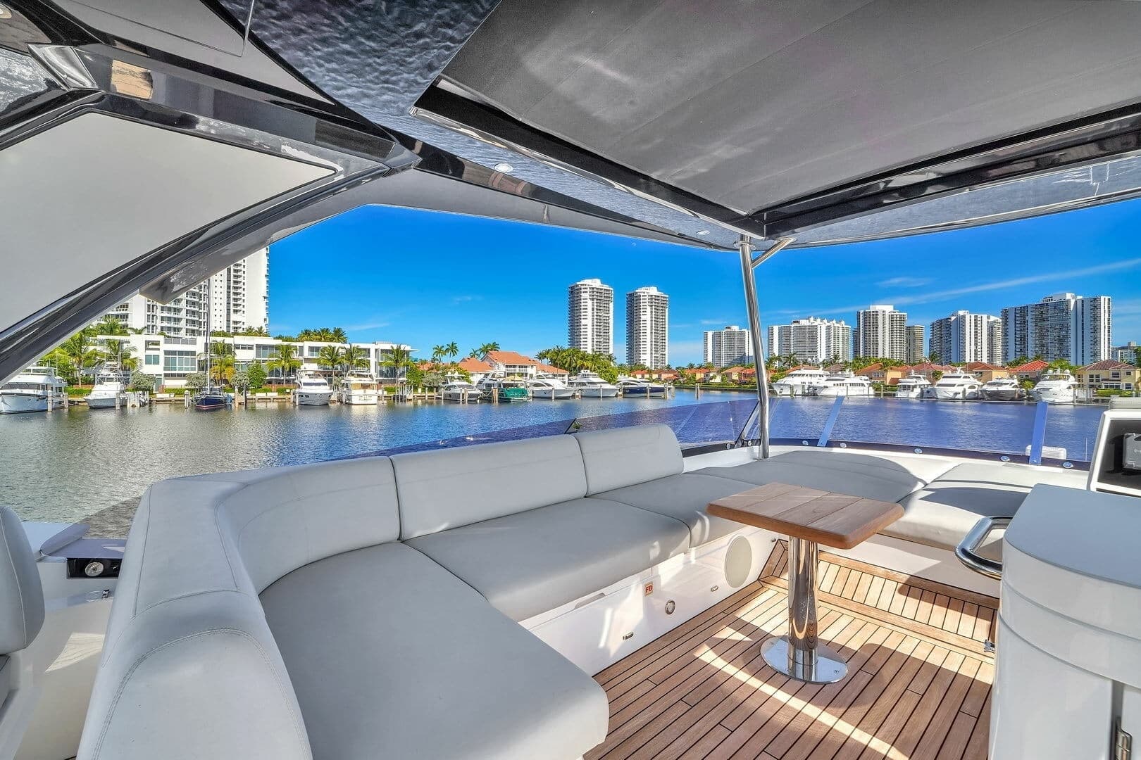 2023 Sunseeker Manhattan 68 - Image 23