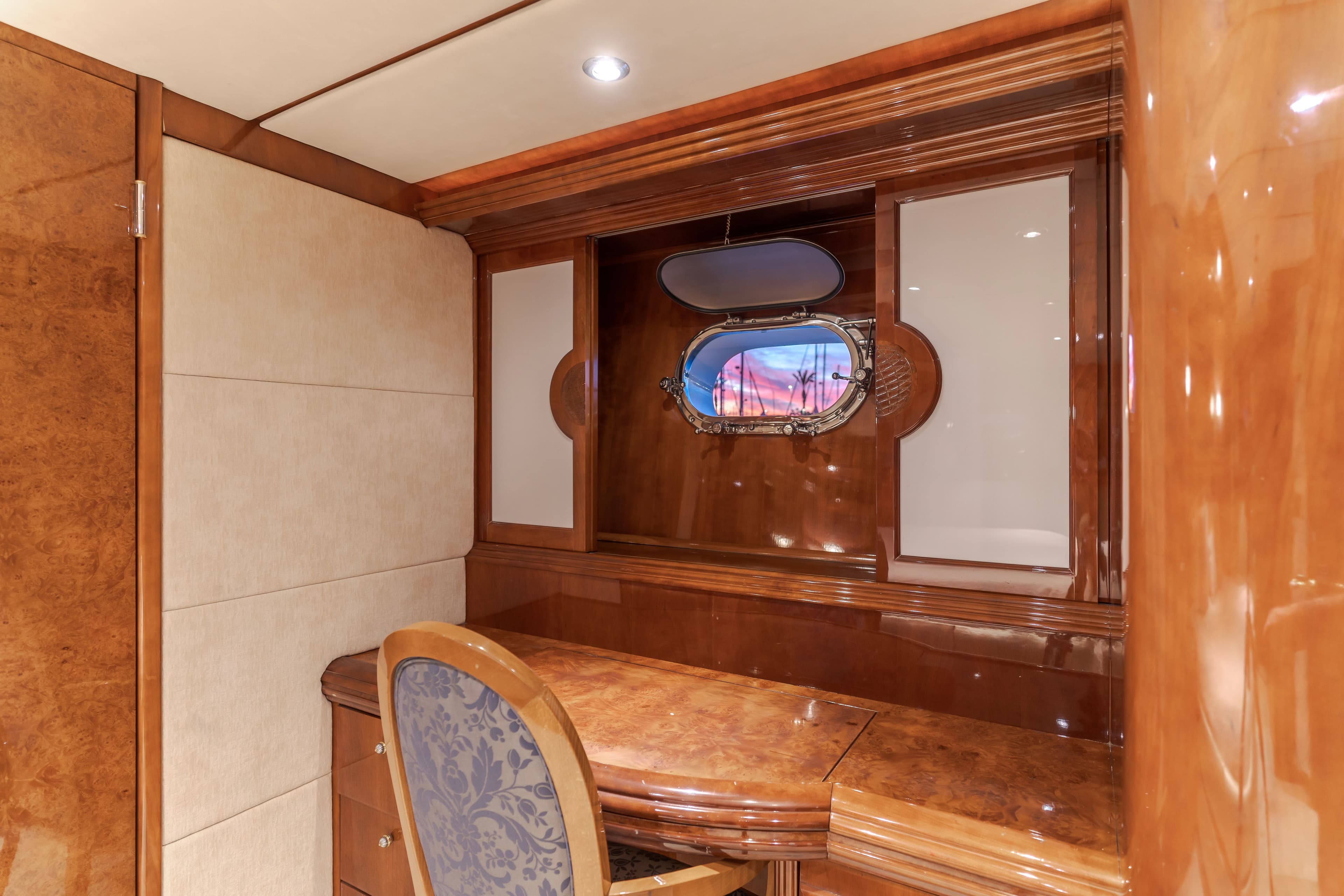 2002 Destiny 104 Raised Pilothouse - 45