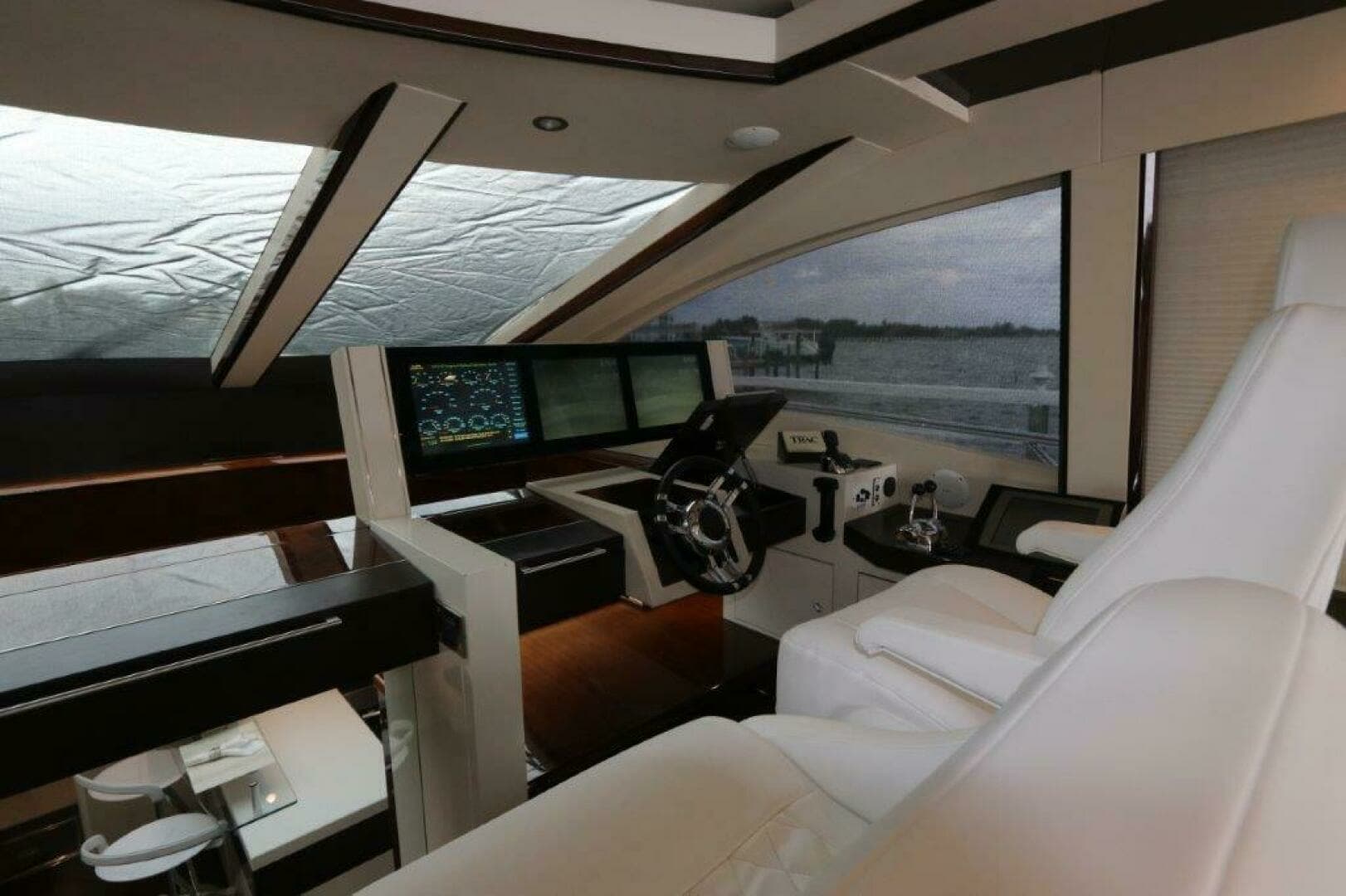 2009 Lazzara Yachts LSX 75 - Image 11