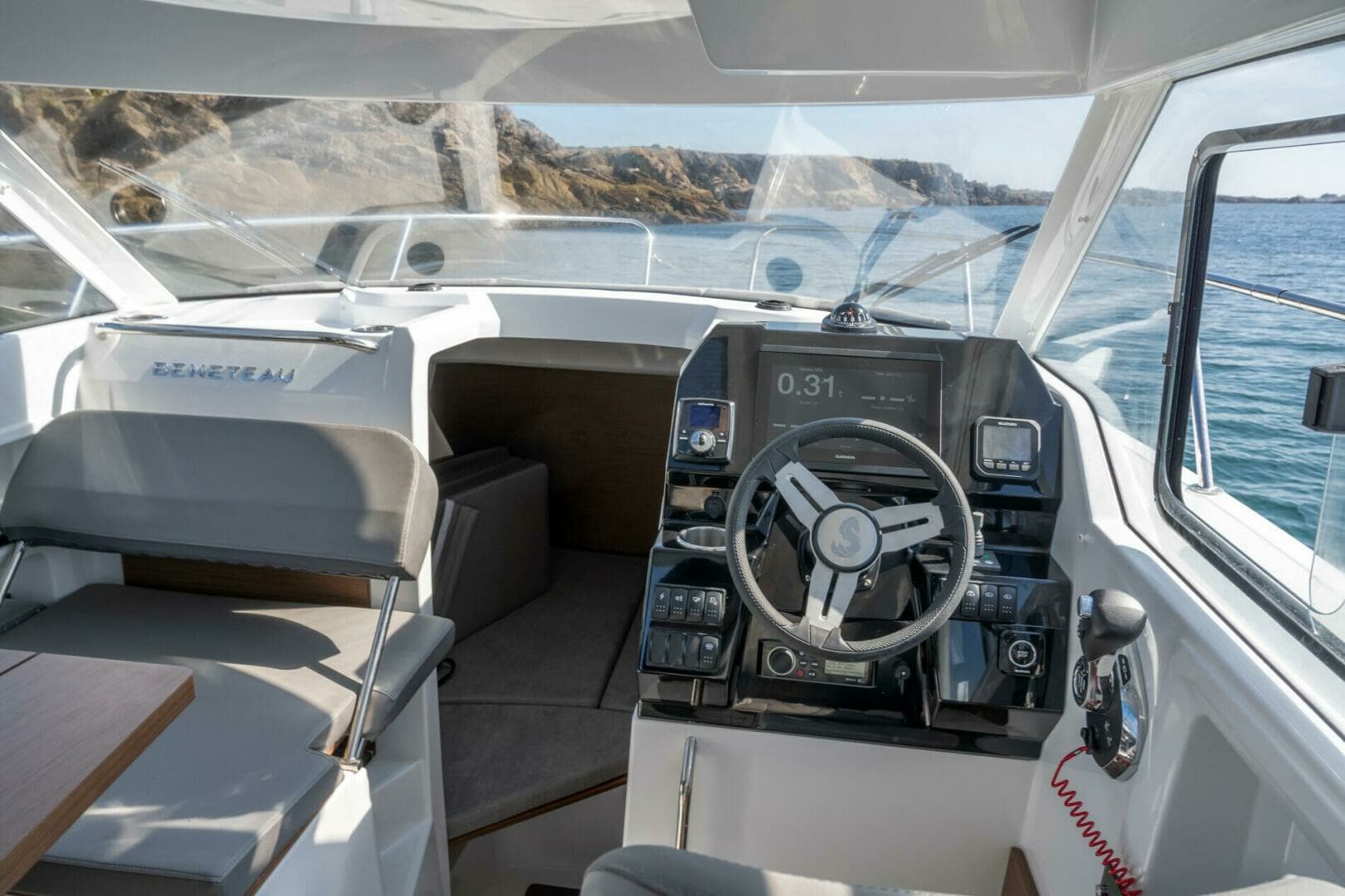2025 Beneteau Antares 8 - Image 9