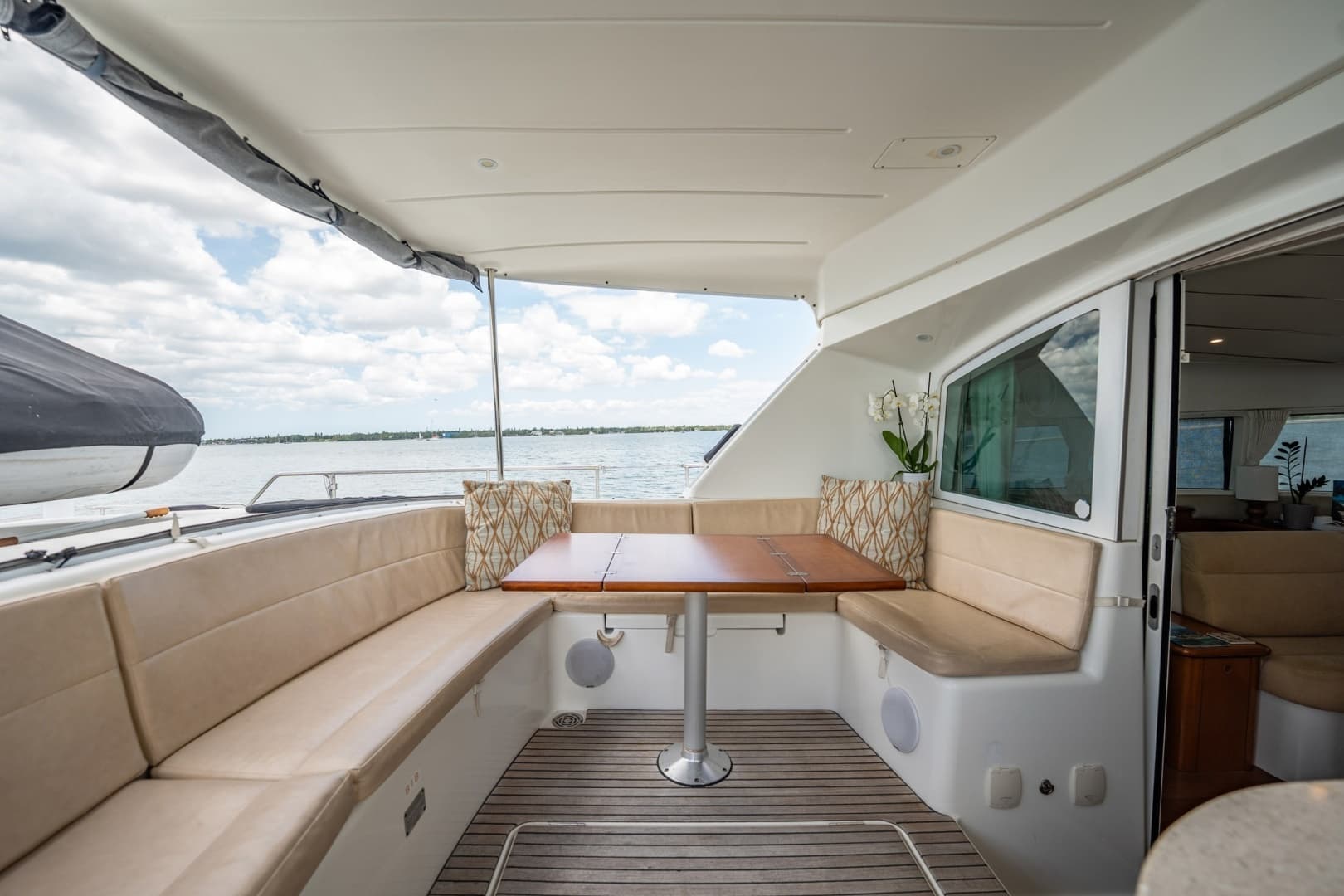 2005 Lagoon Power 43 - Image 19