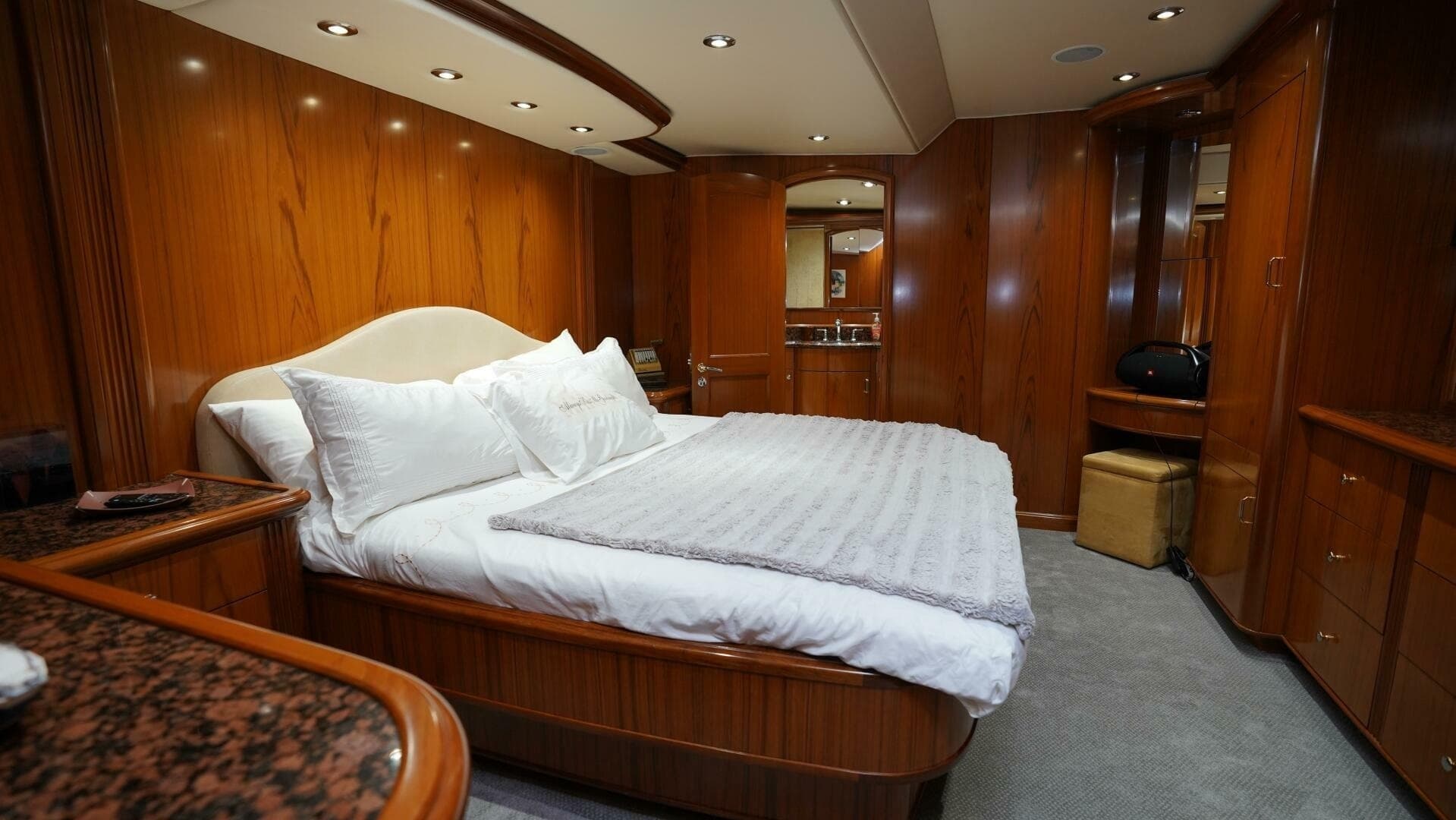 2005 Sea Force IX Enclosed Flybridge - Image 75