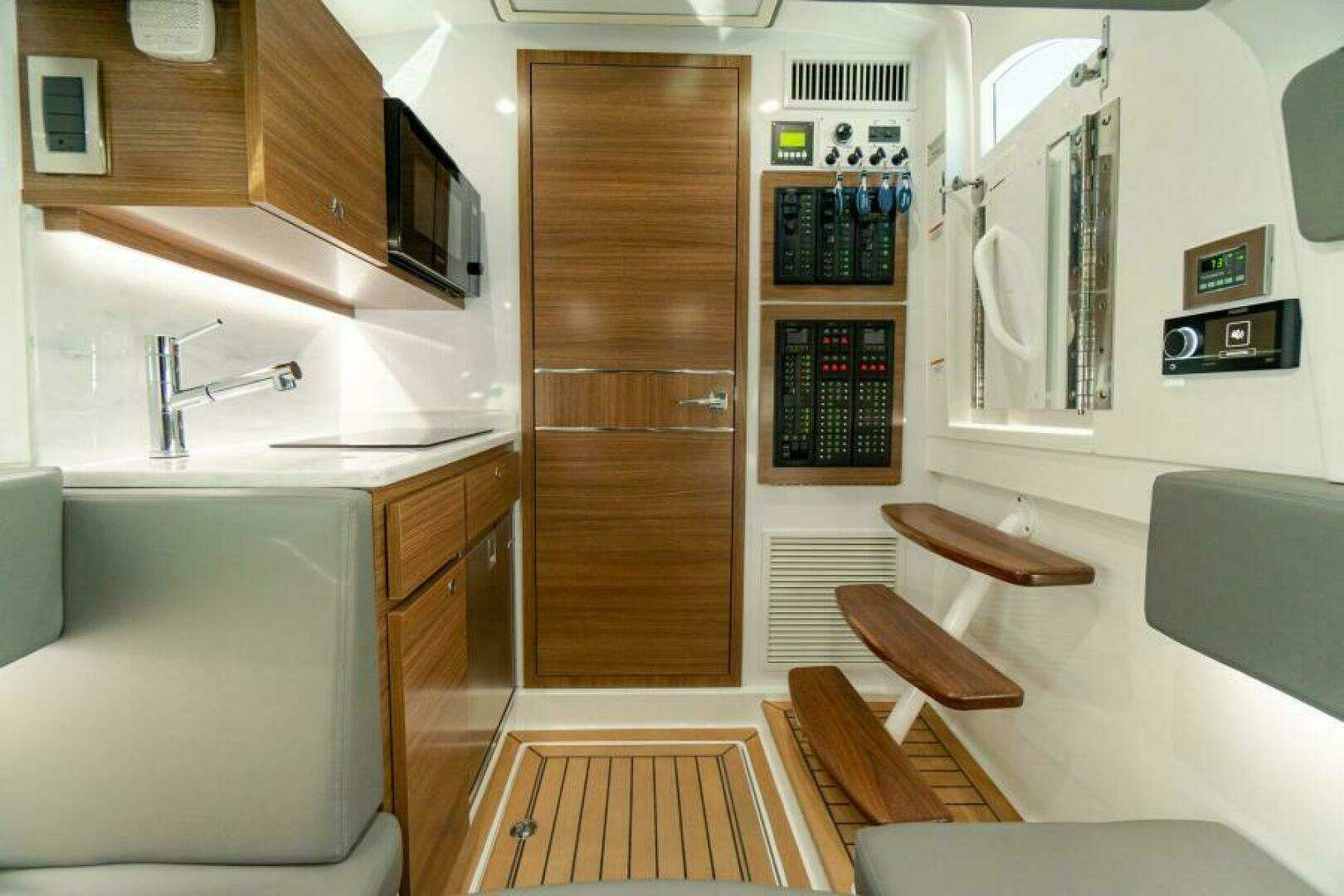2026 Valhalla Boatworks V-46 - Image 15