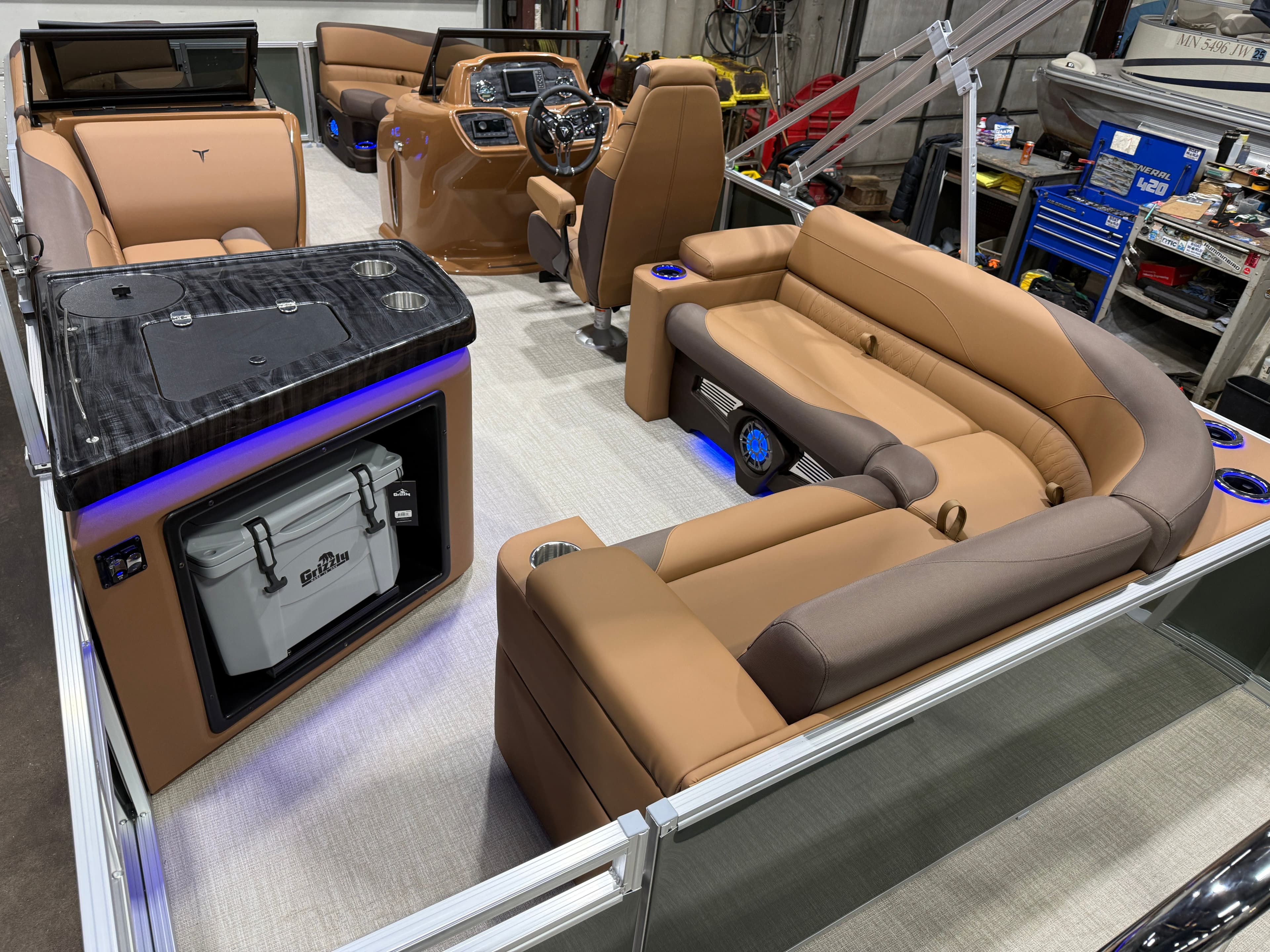 2026 Tahoe LTZ 200HP Elite Windshield 2385 Tritoon - 28