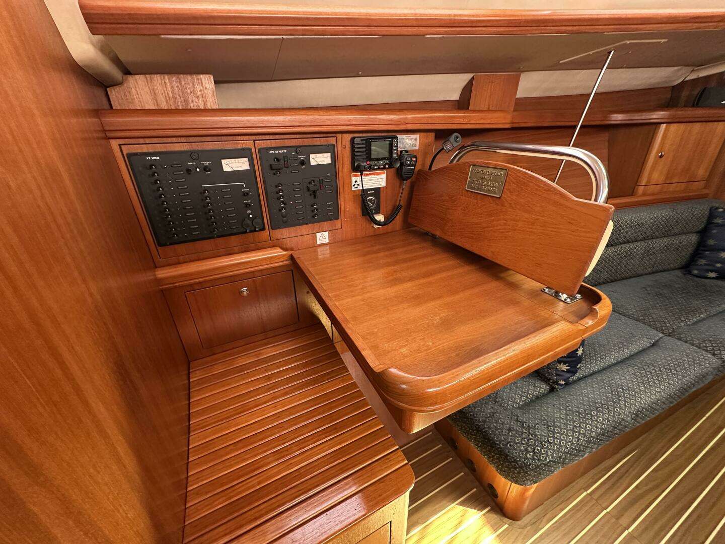 2006 Hunter 38 - Image 18
