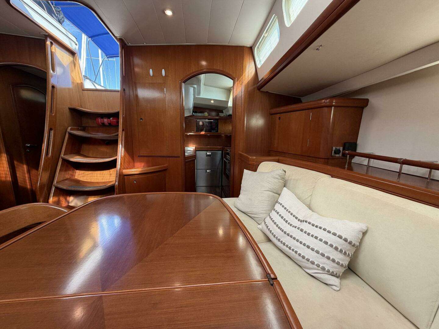 2004 Beneteau 57 Center Cockpit - Image 44