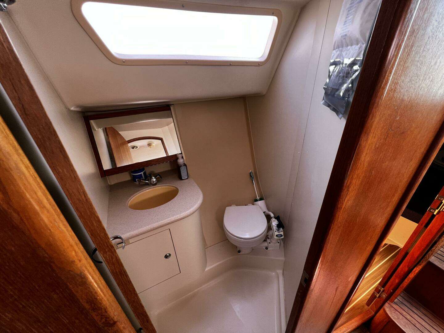 2004 Hunter 33 - Image 52
