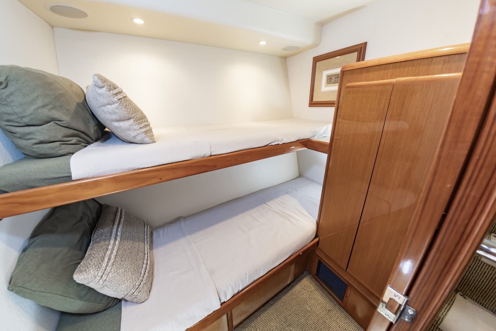 2000 Viking Cockpit Sport Yacht - Image 45
