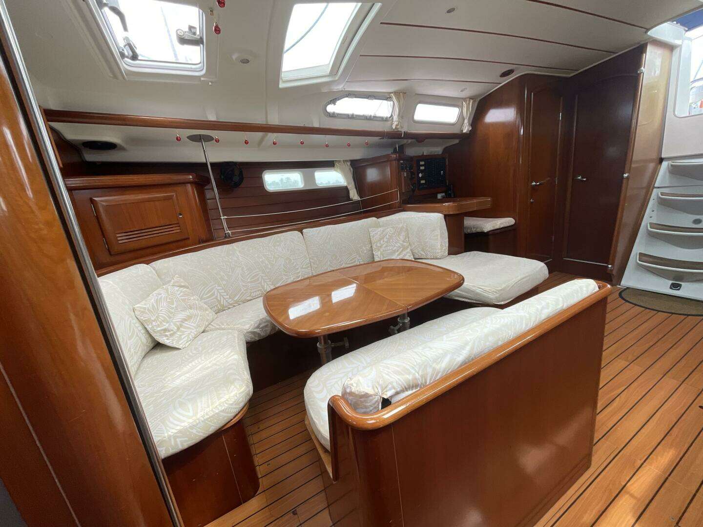2005 Beneteau Oceanis 473 - Image 15