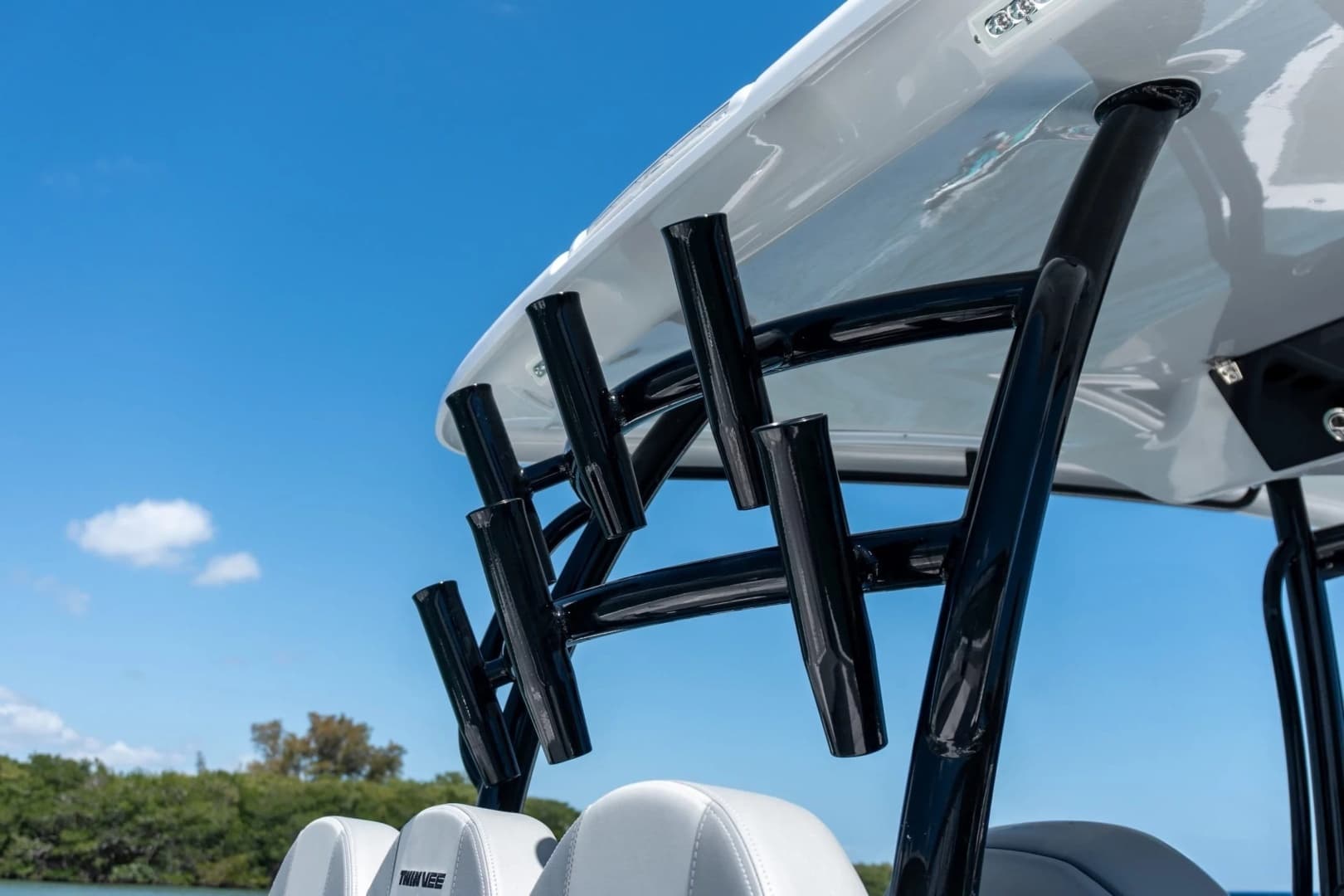 2026 Twin Vee 340 GFX CC - Image 16