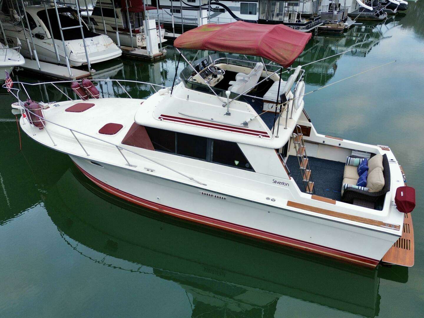 1979 Silverton 34 Convertible - Image 11