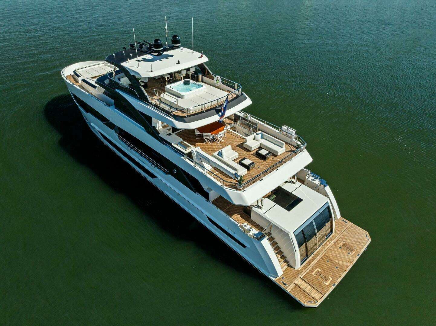 2024 Ocean Alexander 35 Revolution - Image 4