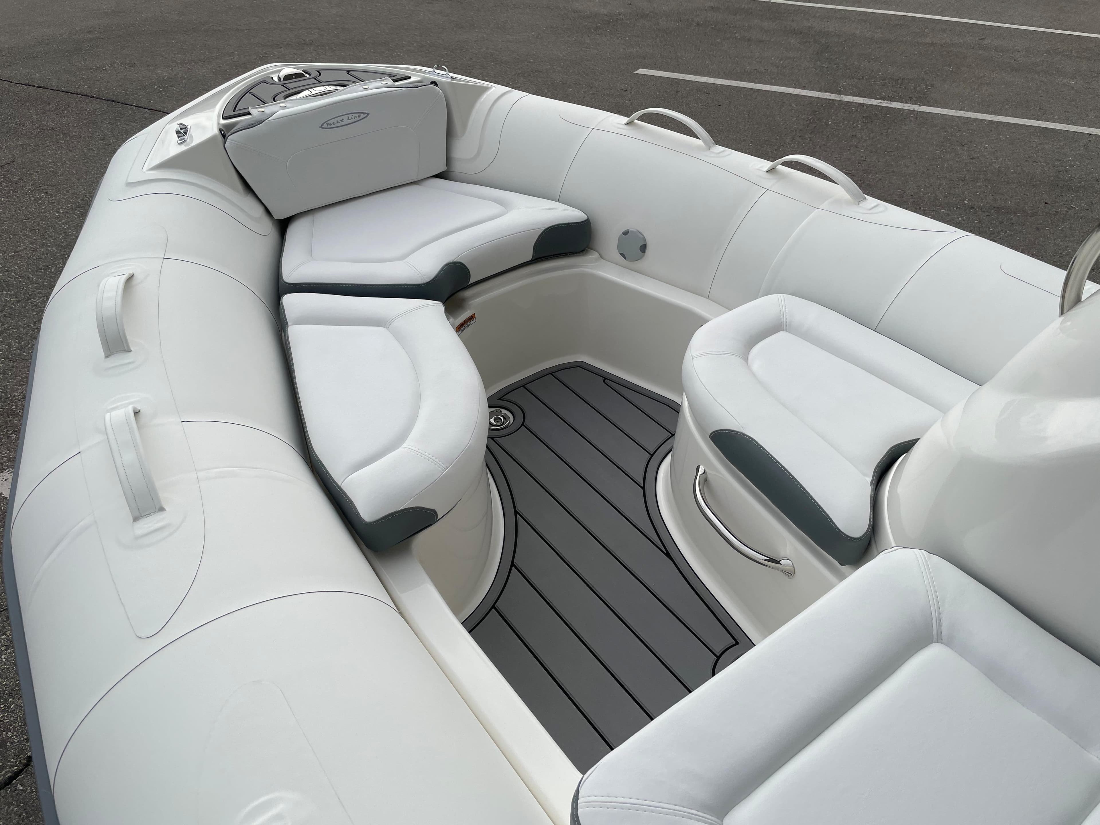 Interior view of Zodiac Yachtline 440 DL NEO 60hp, year 2026.