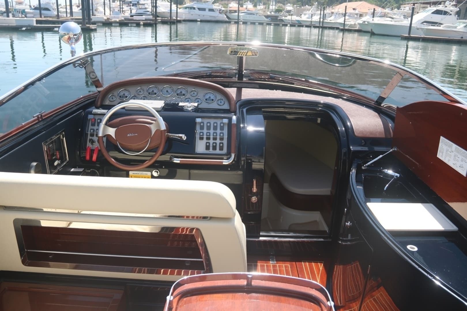 2015 Riva 33 Aquariva - Image 18
