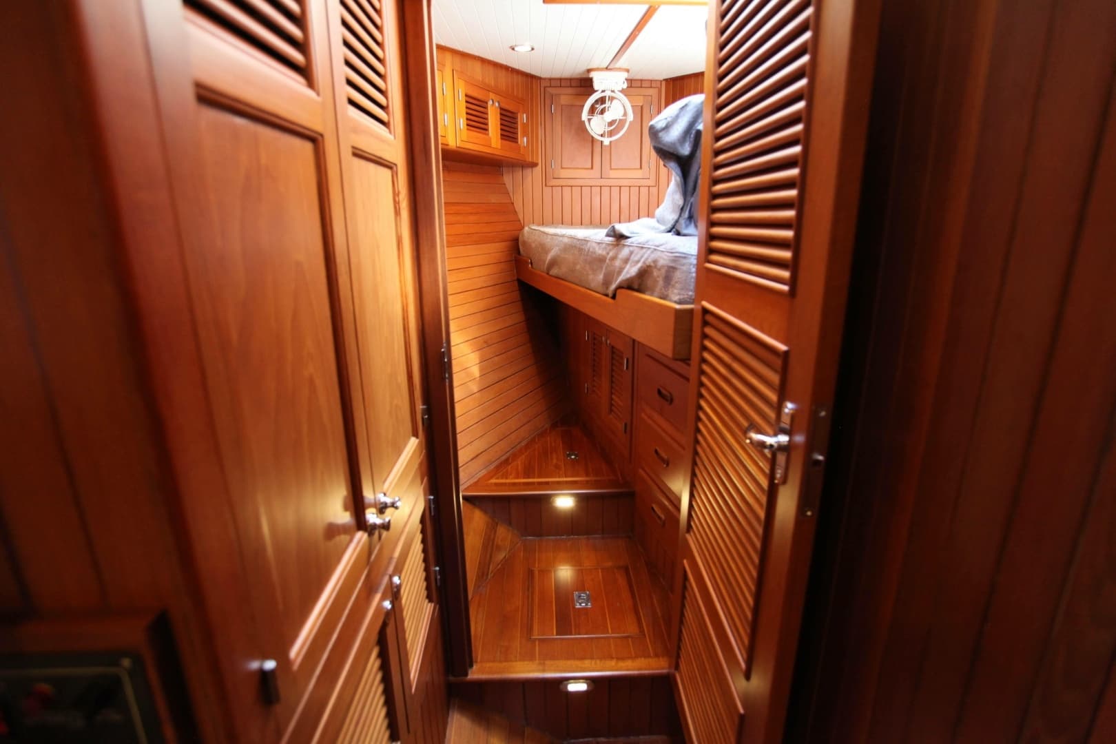 1997 Hampton 43 - Image 23