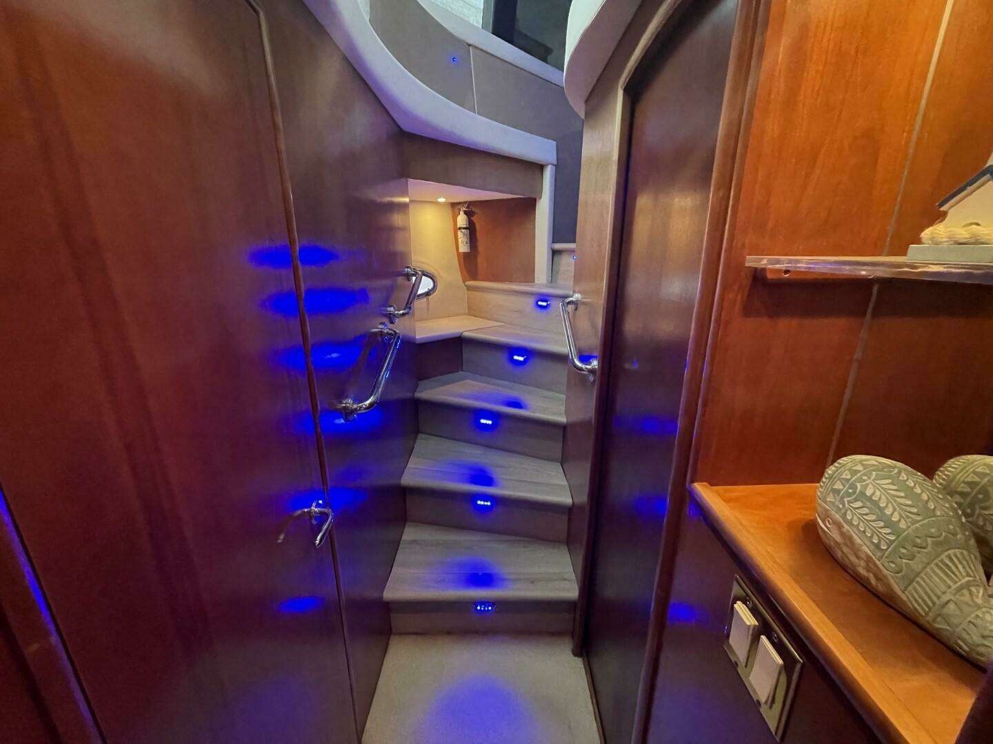 1998 Carver 53 Voyager - Image 59