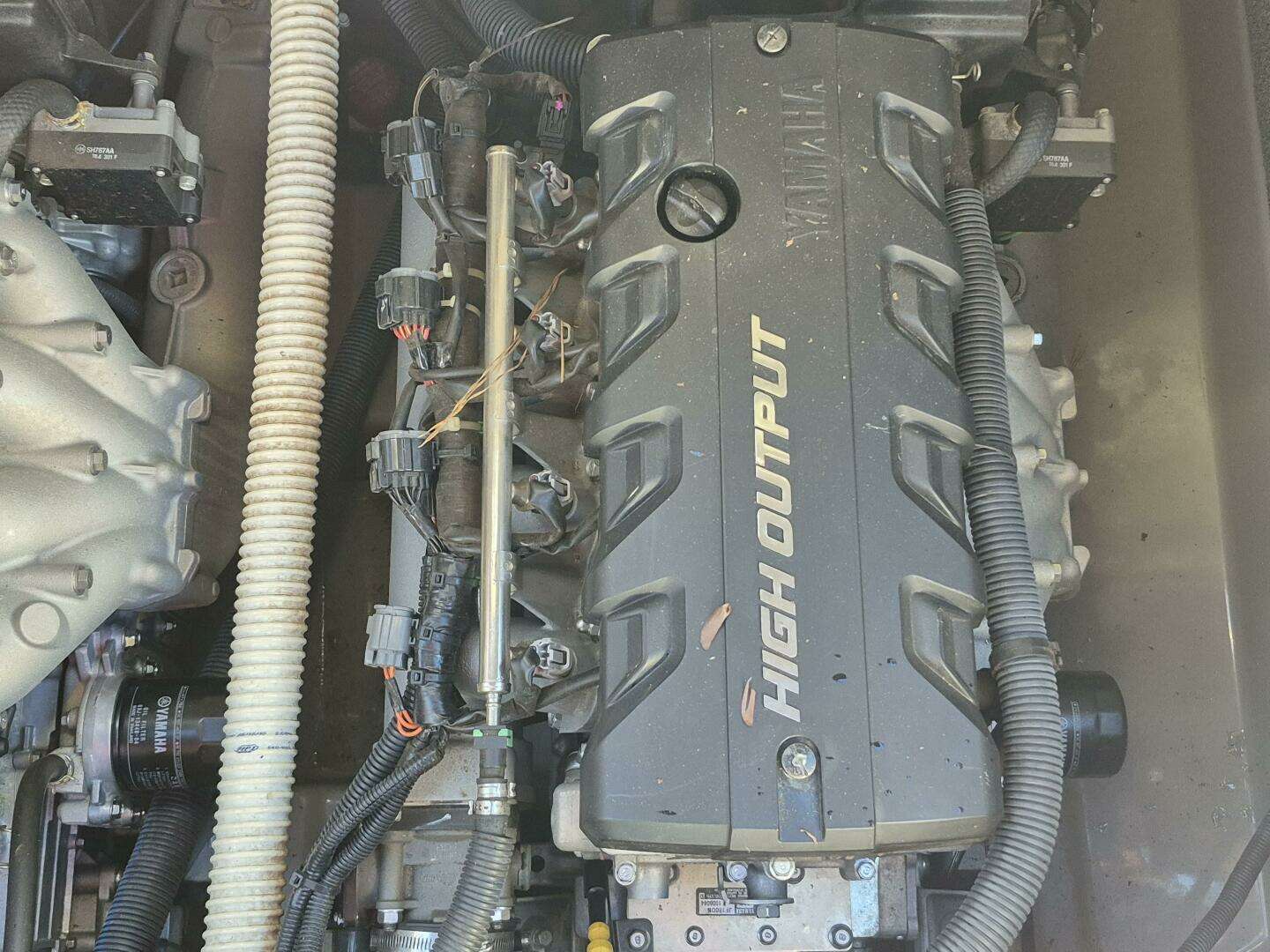 2011 Yamaha Boats 242 Limited S - Image 15