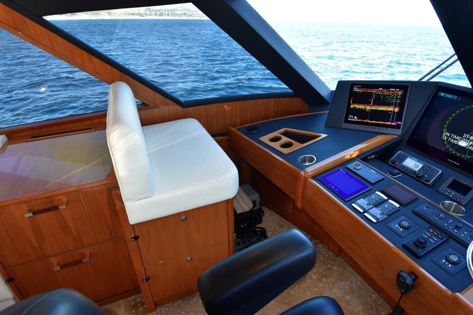 2019 Viking 80 Skybridge - Image 62