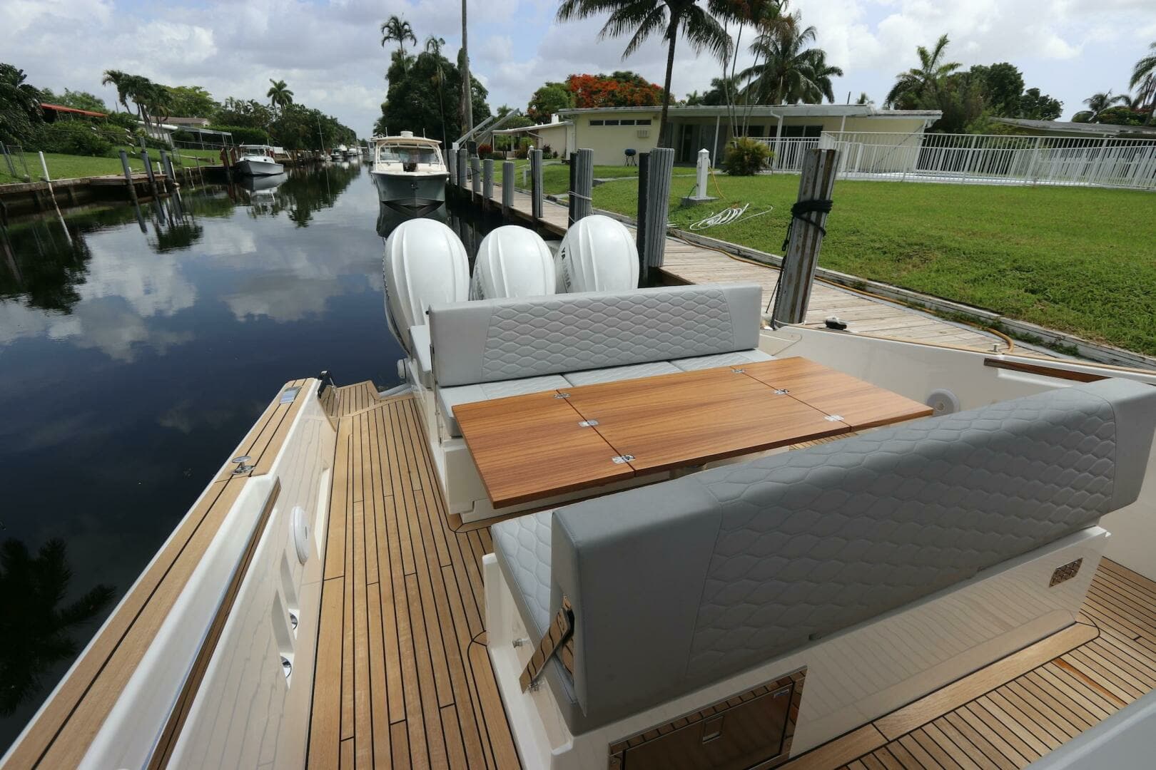 2024 Astondoa 377 Coupe Outboard - Image 30