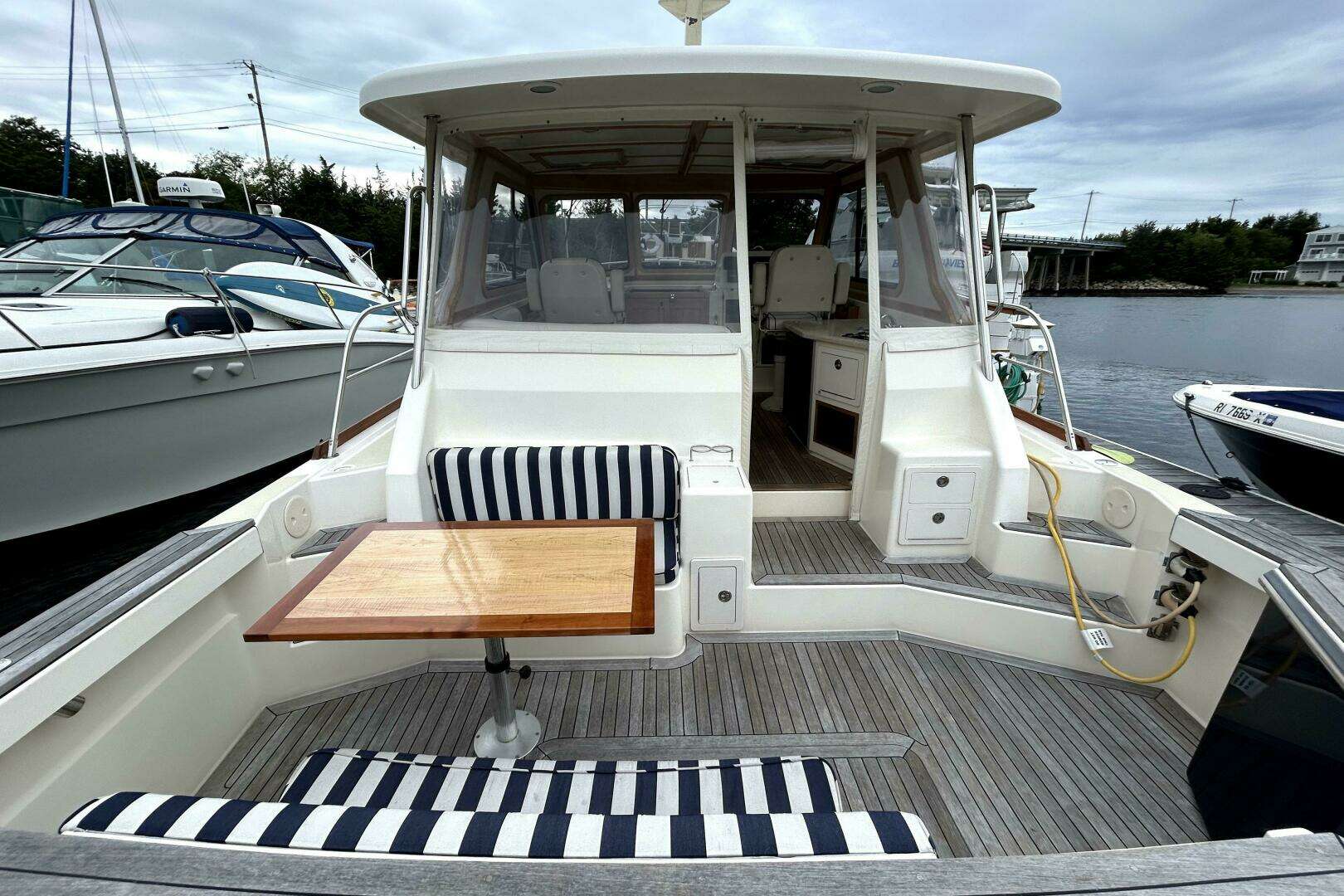 2006 Sabre 38 Hard Top Express - Image 4