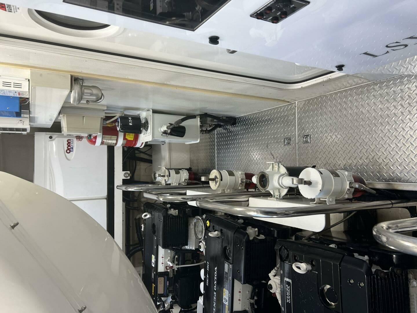 2009 Lazzara Yachts LSX 75 - Image 31
