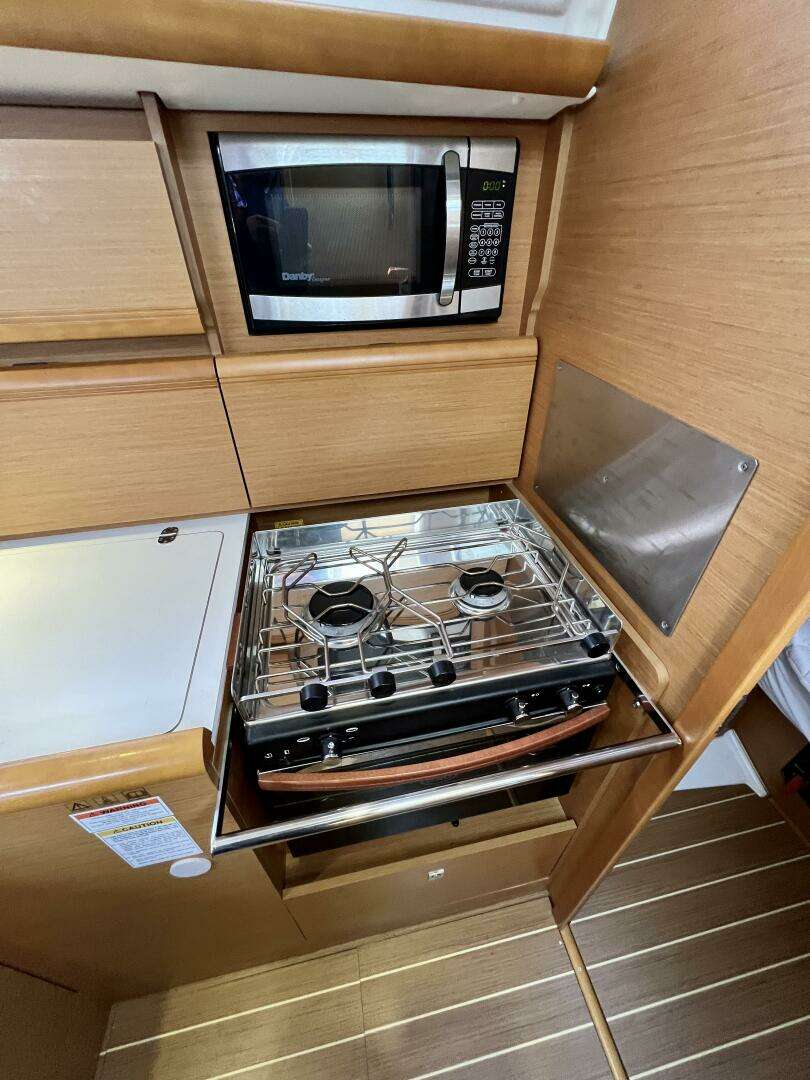 2013 Jeanneau 379 - Image 81