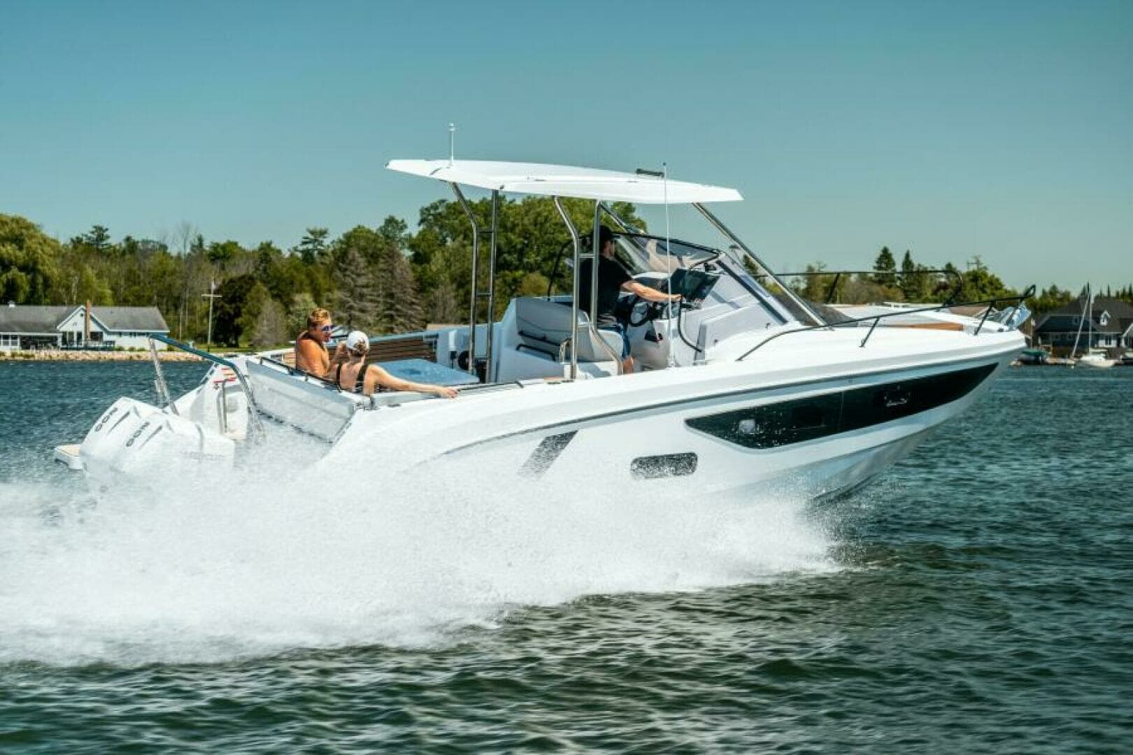 2025 Beneteau Flyer 9 Sundeck - Image 4