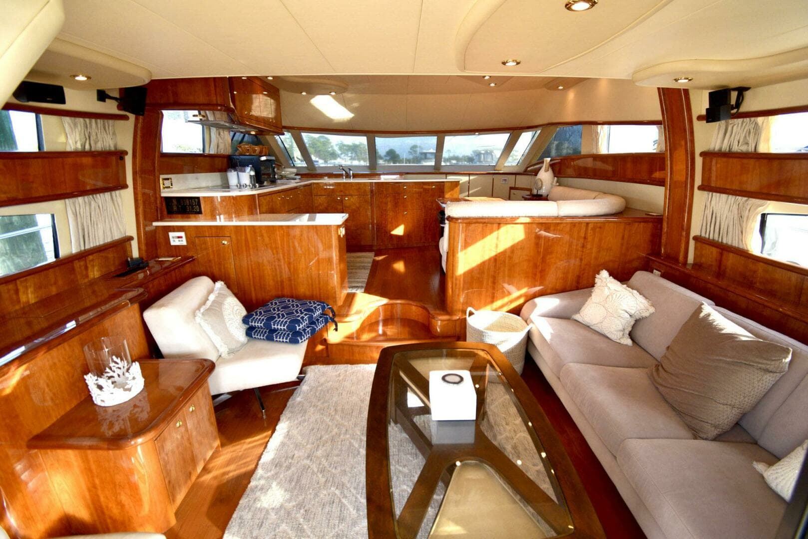 2010 Neptunus MY Flybridge - Image 6