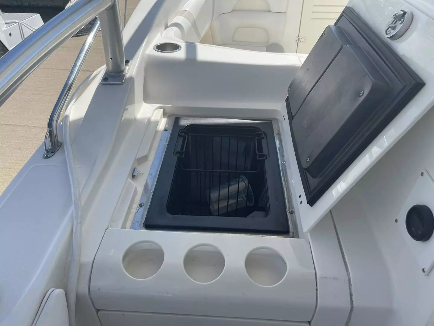 2008 Boston Whaler 320 Outrage Cuddy Cabin - Image 24