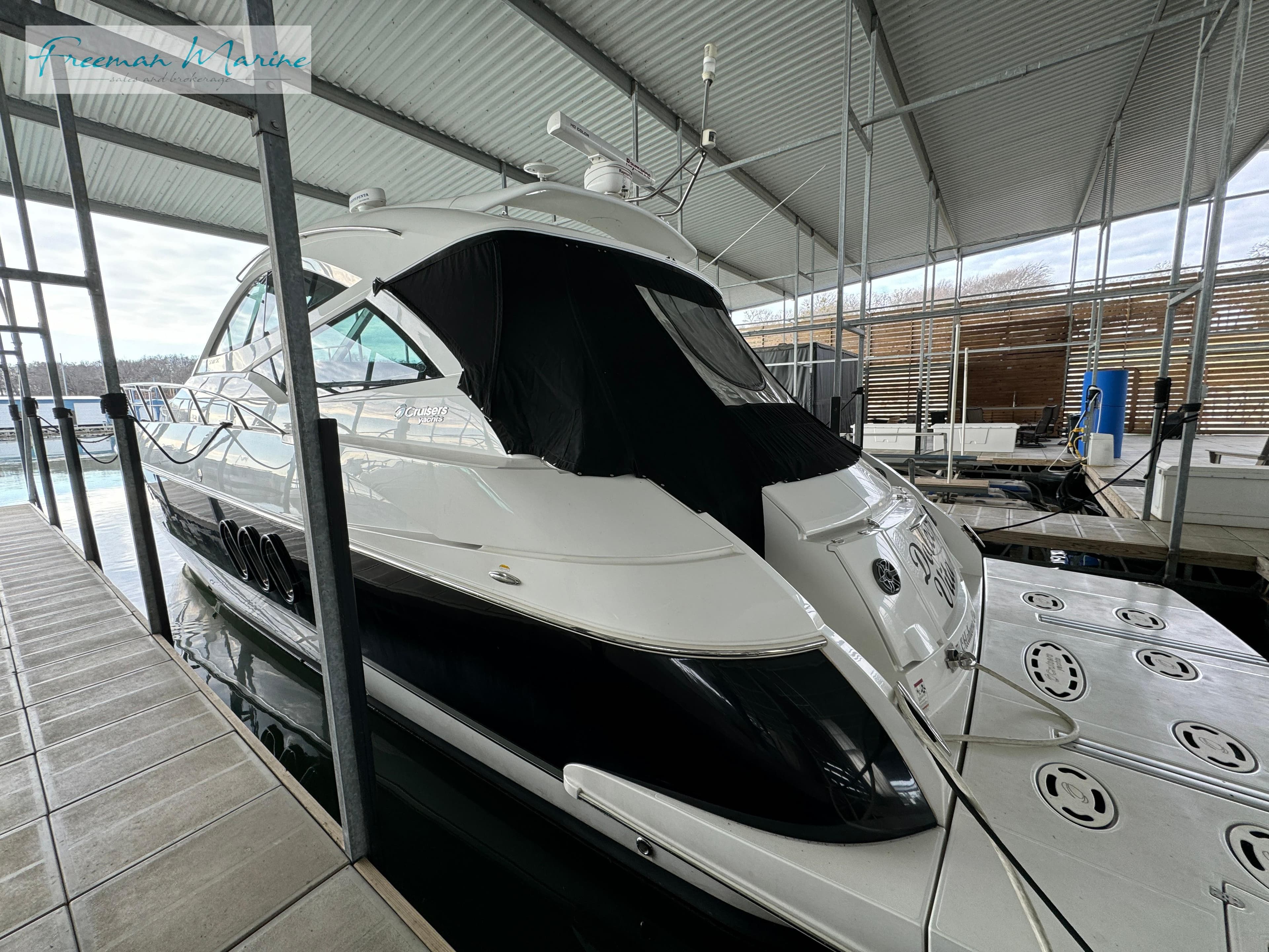 2014 Cruisers Yachts 540 Sports Coupe - 108