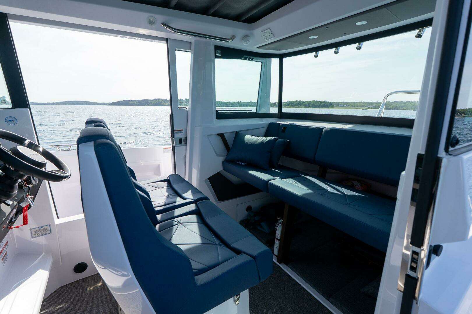 2026 Axopar Cross Cabin - Image 35