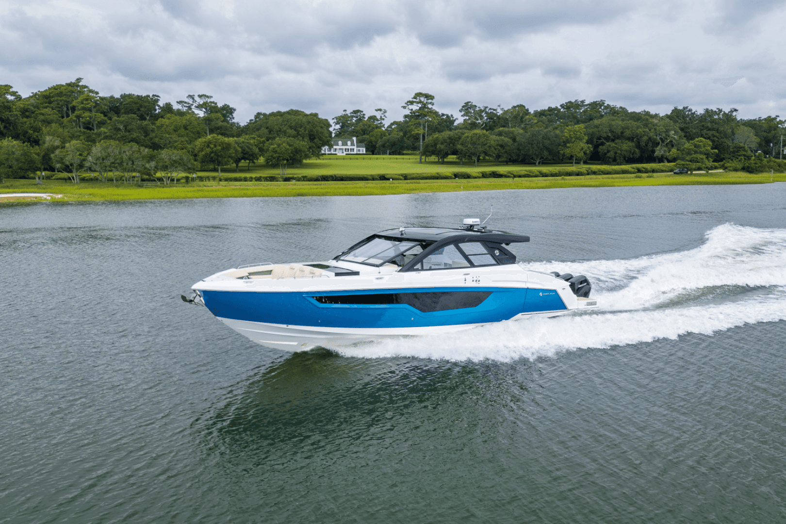 2026 Cruisers Yachts 50GLS OB - Image 6