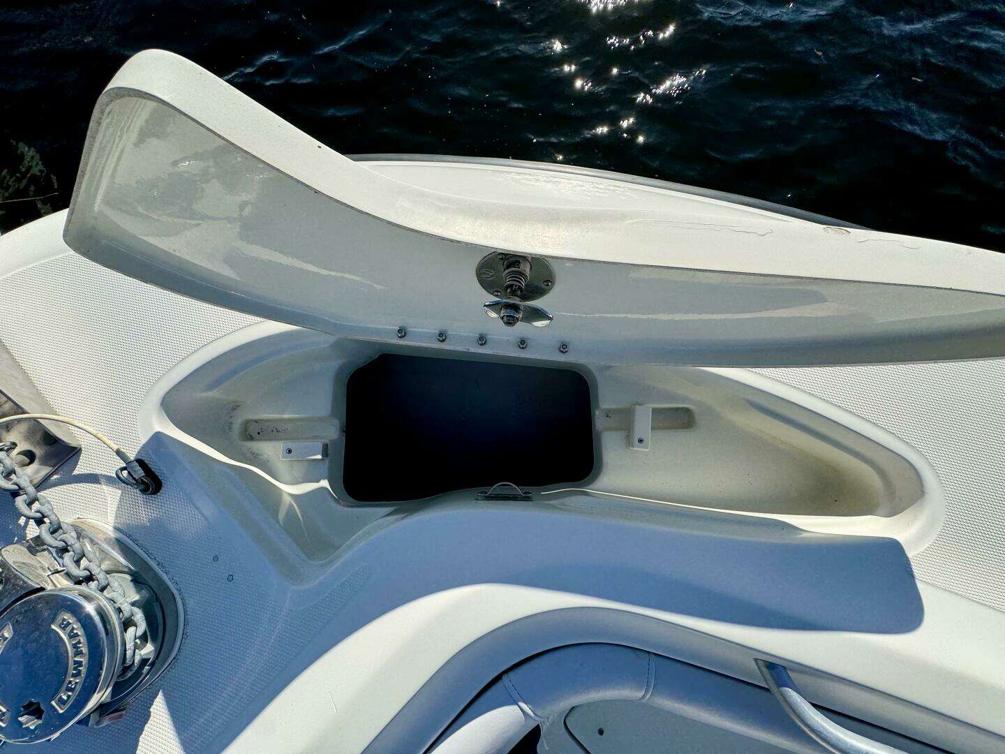 2004 Hydra-Sports Vector 3300 CC - Image 9