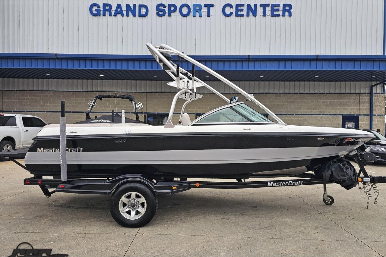 2005 MasterCraft X-2