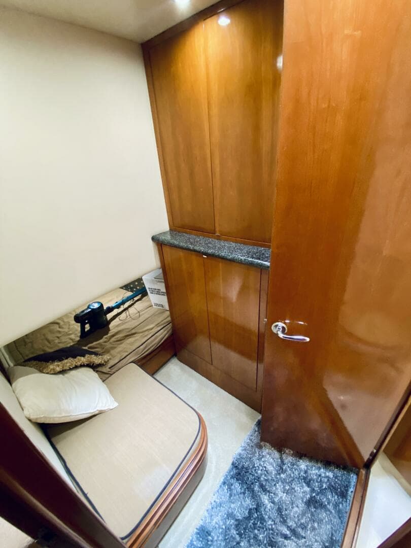 2000 Carver 506 Motor Yacht - Image 32