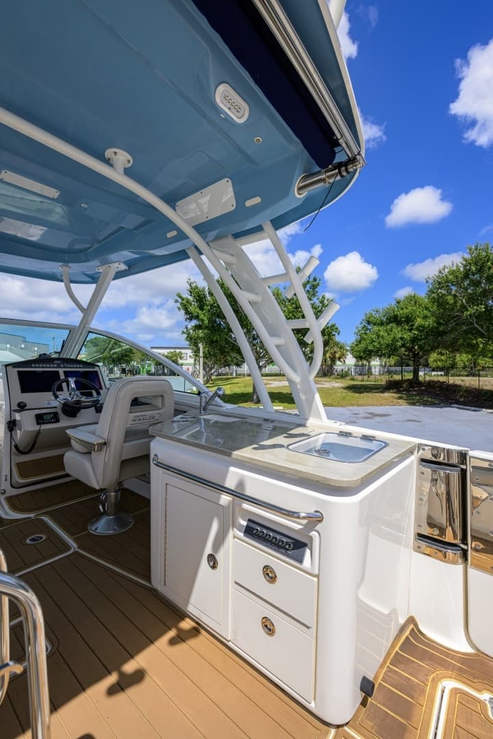 2023 Boston Whaler Vantage - Image 33