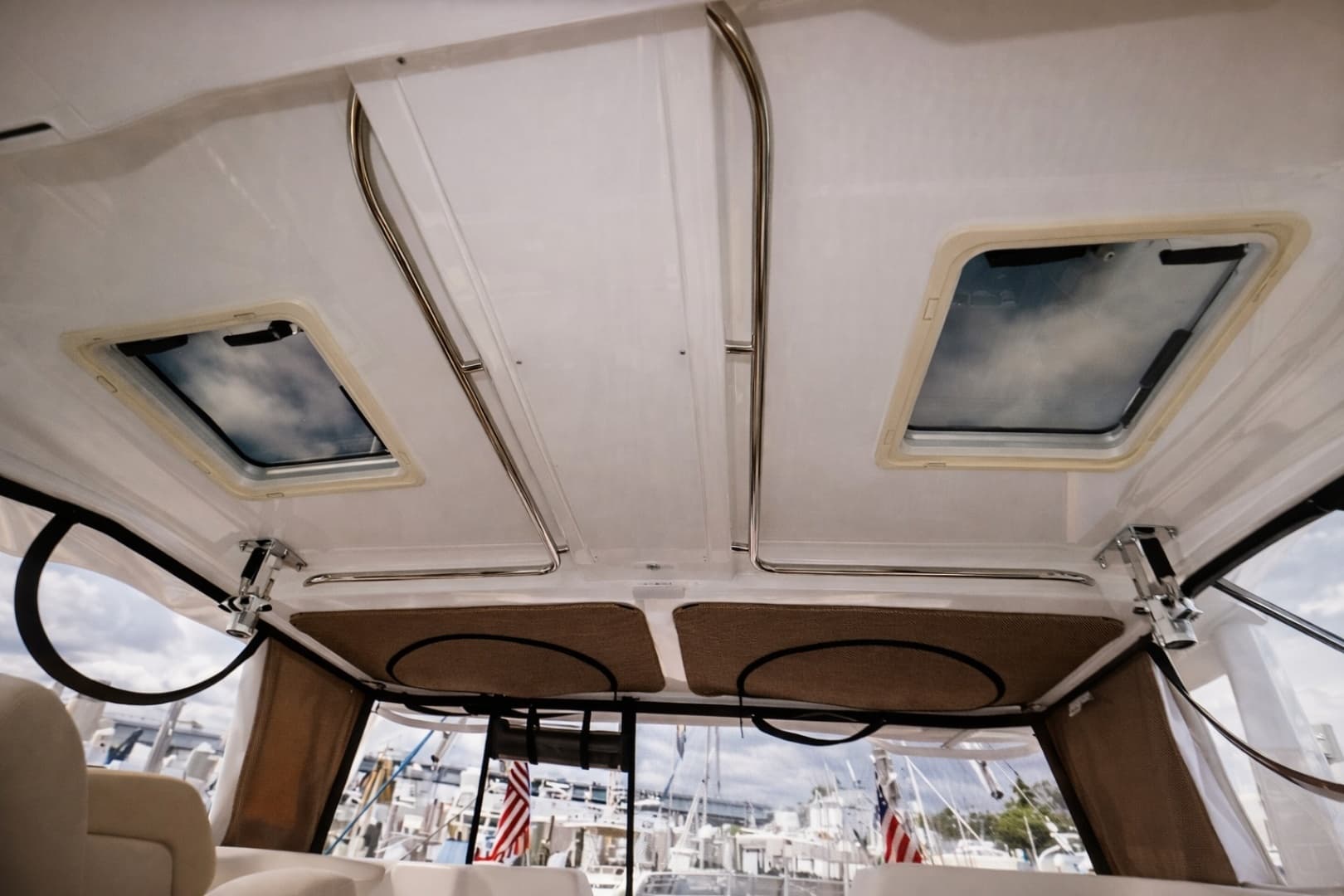 2016 Pursuit OS 345 Offshore - Image 11