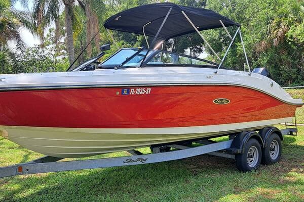 2019 Sea Ray SPX 230 OB - Image 1