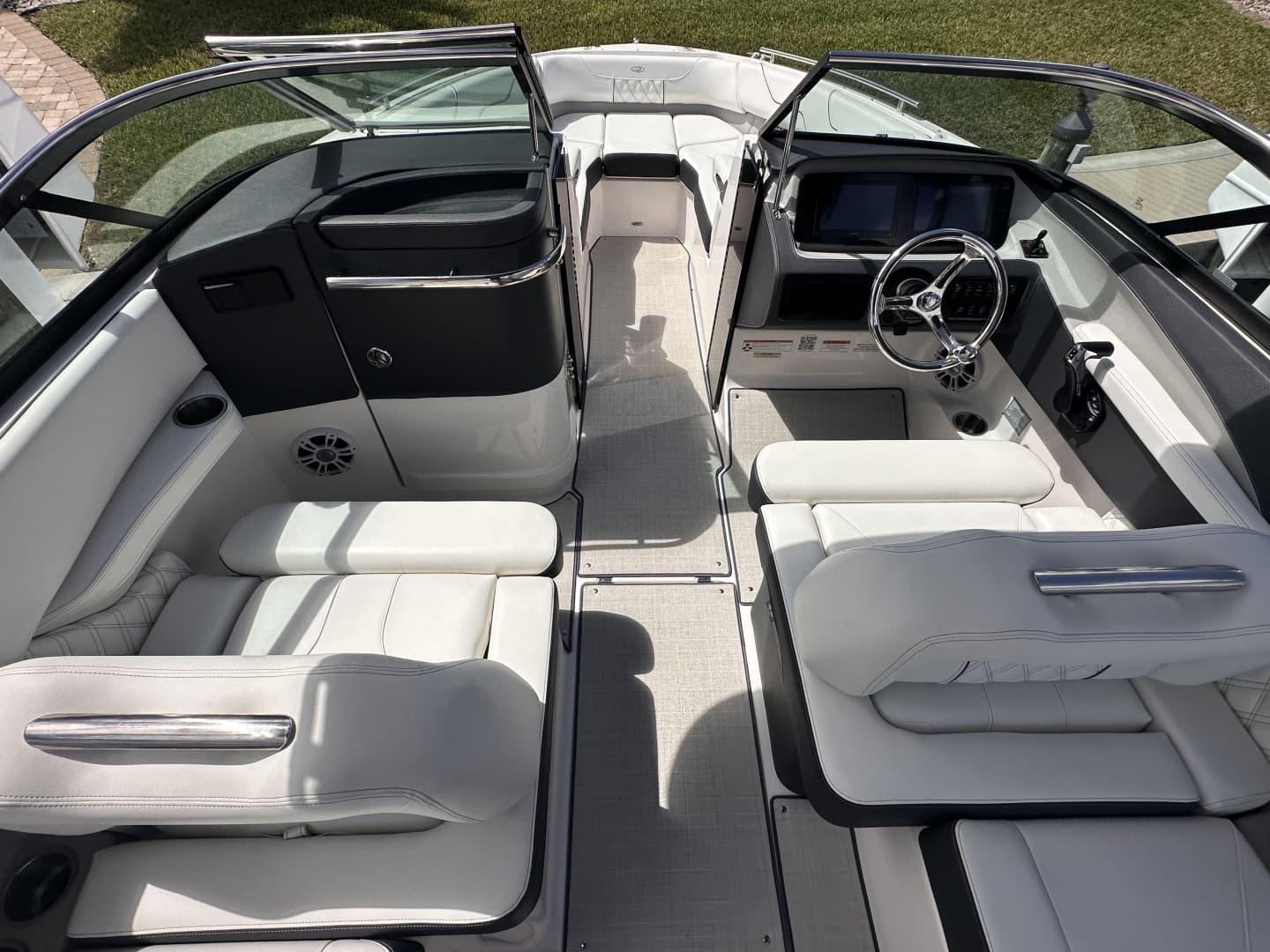 2025 Regal LX6 - Image 12