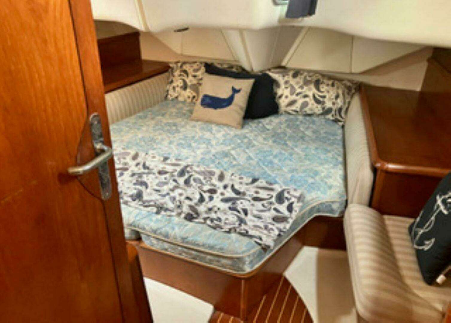 2002 Jeanneau 43DS - Image 2