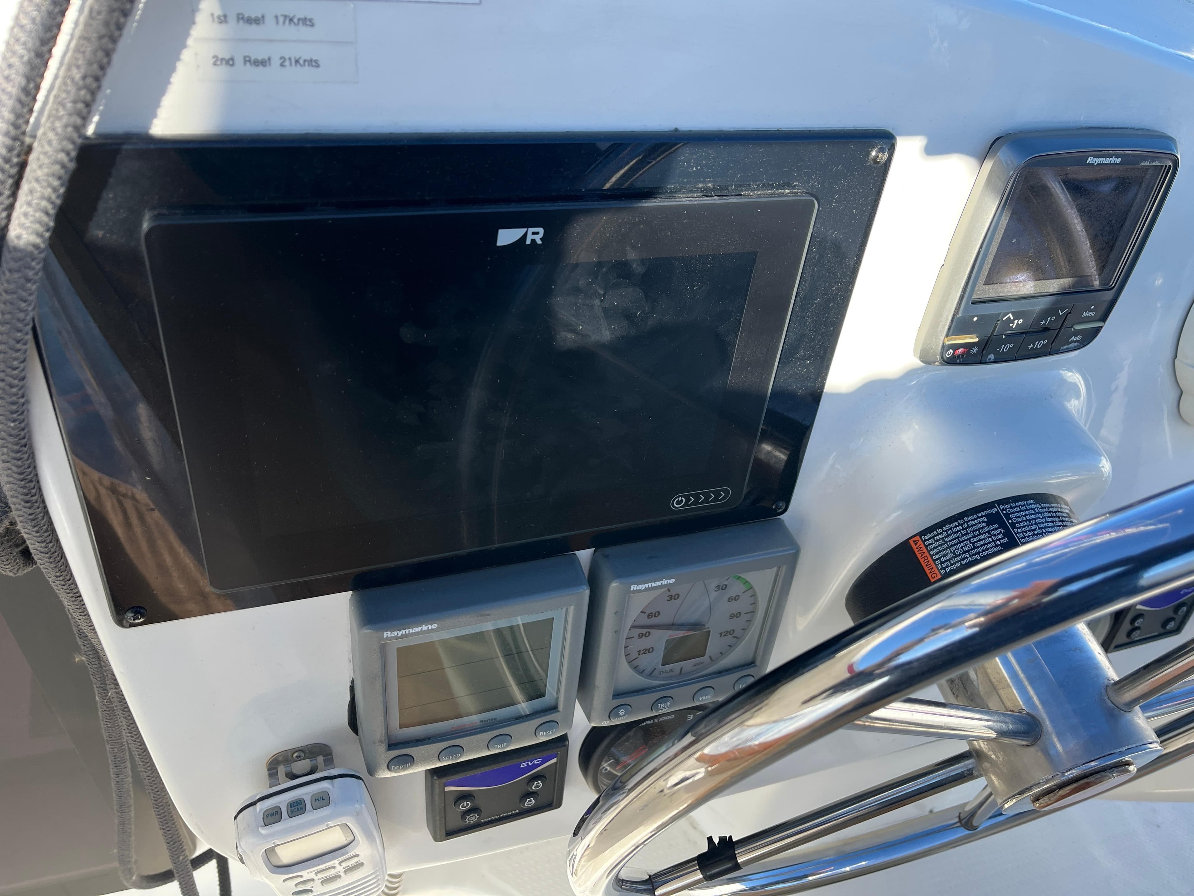 2010 Fountaine Pajot Mahe 36 Evolution - 12